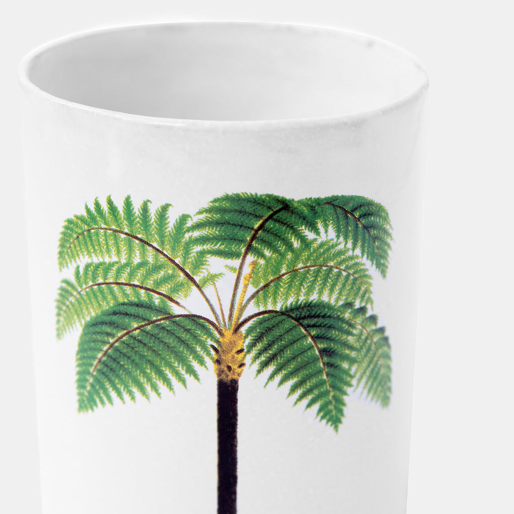 Kleine keramische witte kop met Palm Tree Design door Astier de Villatte en John Derian in Amsterdam Nederland